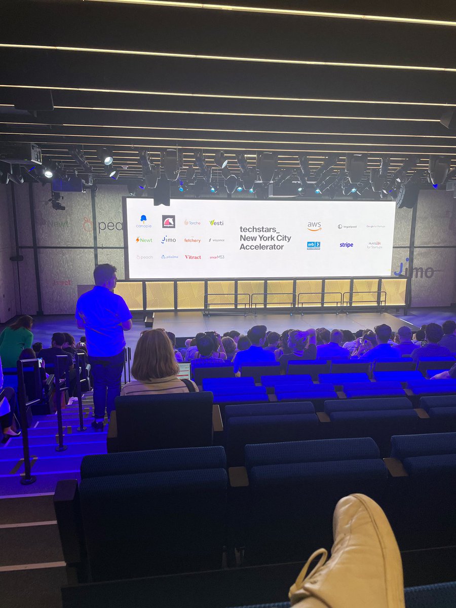 Really amazing seeing <a href="/Techstars/">Techstars</a>’s first in person demo day in NYC in 3 years yesterday &amp; <a href="/Google/">Google</a>’s new space at Pier 57 is incredible. 

Good to be back and congrats to all the founders, go get em! 💪
