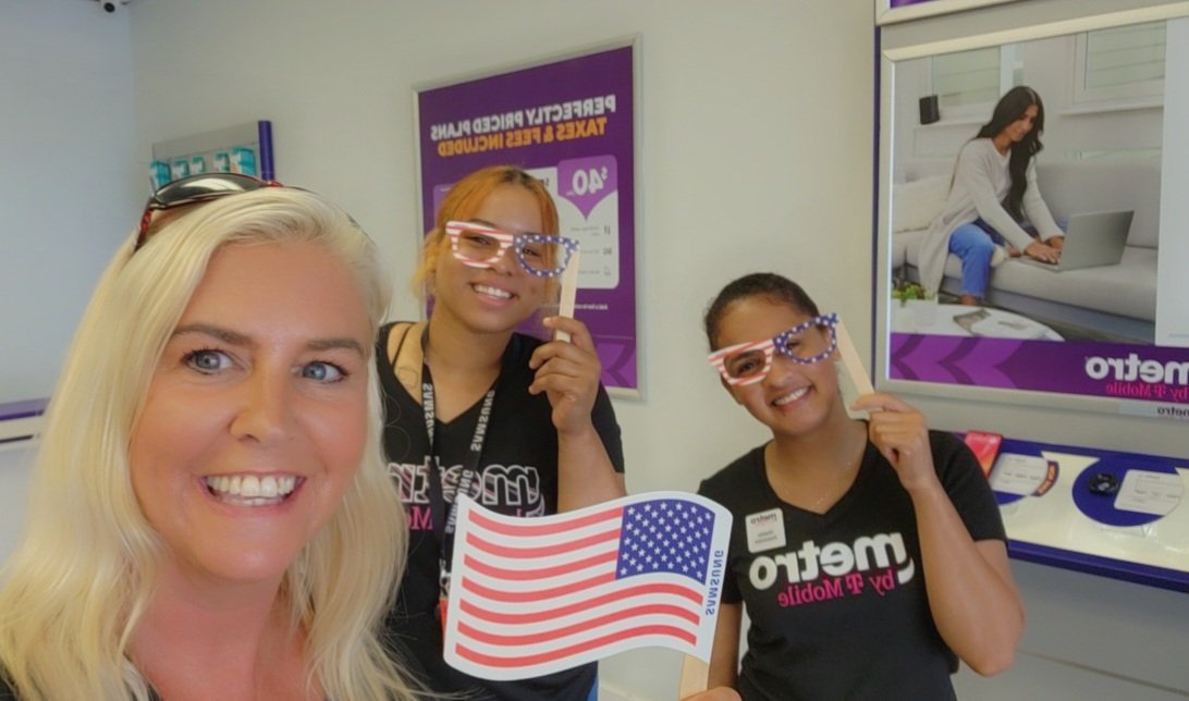 Who says you can't have fun at work... celebrating our HSI sale and having a lil fun with selfie props on this trifecta FRI-YAY here in Metro by T-Mobile Myrtle Beach, SC. #Beastmode #KAPOWEEE <a href="/tglover187/">Terrance Glover</a> <a href="/ChappyCLT/">Matt Chappell</a> <a href="/MrDennisJones/">Dennis Jones</a> <a href="/_davidmiller1/">David Miller</a>