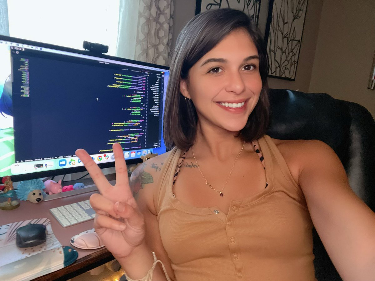 pilatesdev's tweet image. I’m at the halfway point of my @Oracle internship on the Database Tools team \(^_^)/
The self-service tool I’m creating for Oracle SQL Developer Web is mainly being written with JavaScript, Html/Css, &amp; it’s coming along beautifully!! ⚡️
Stay tuned for more updates :)