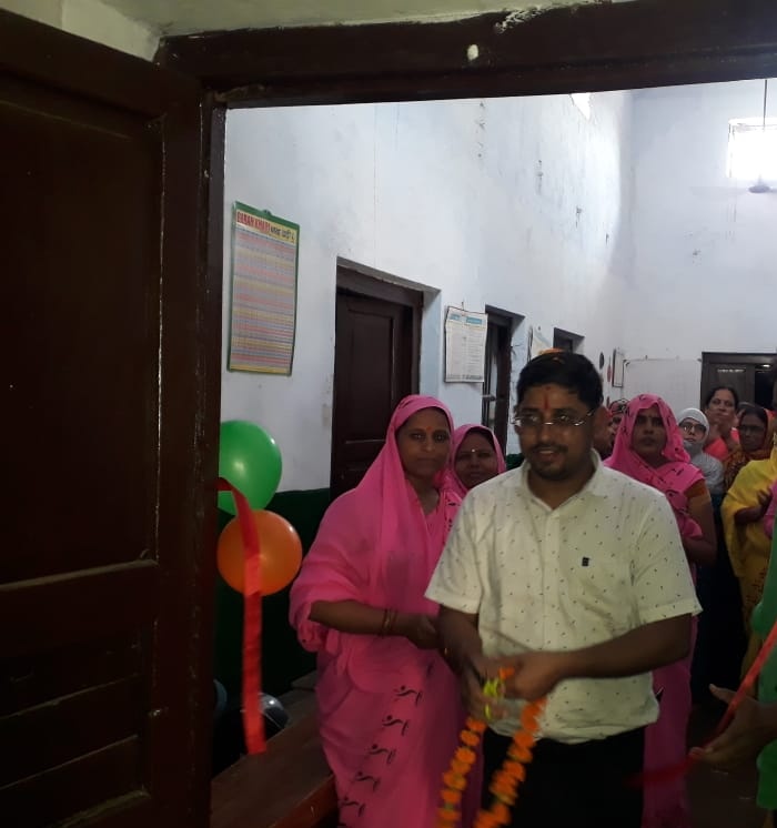 suposhitsln's tweet photo. सुलतानपुर में जिला कार्यक्रम अधिकारी विकास चंद्र द्वारा संभव अभियान का शुभारंभ किया गया अभियान  1 जुलाई से 30 सितंबर तक मनाया जाएगा  जिसमें सैम, मैम, गंभीर अल्प वजन बच्चों का  चिन्हाकंन कर  उपचार एवं प्रबंधन के साथकुपोषण से बचाव हेतु समुदाय आधारितगतिविधियों का आयोजन भी किया जाएगा https://t.co/pqDyNT06IV
