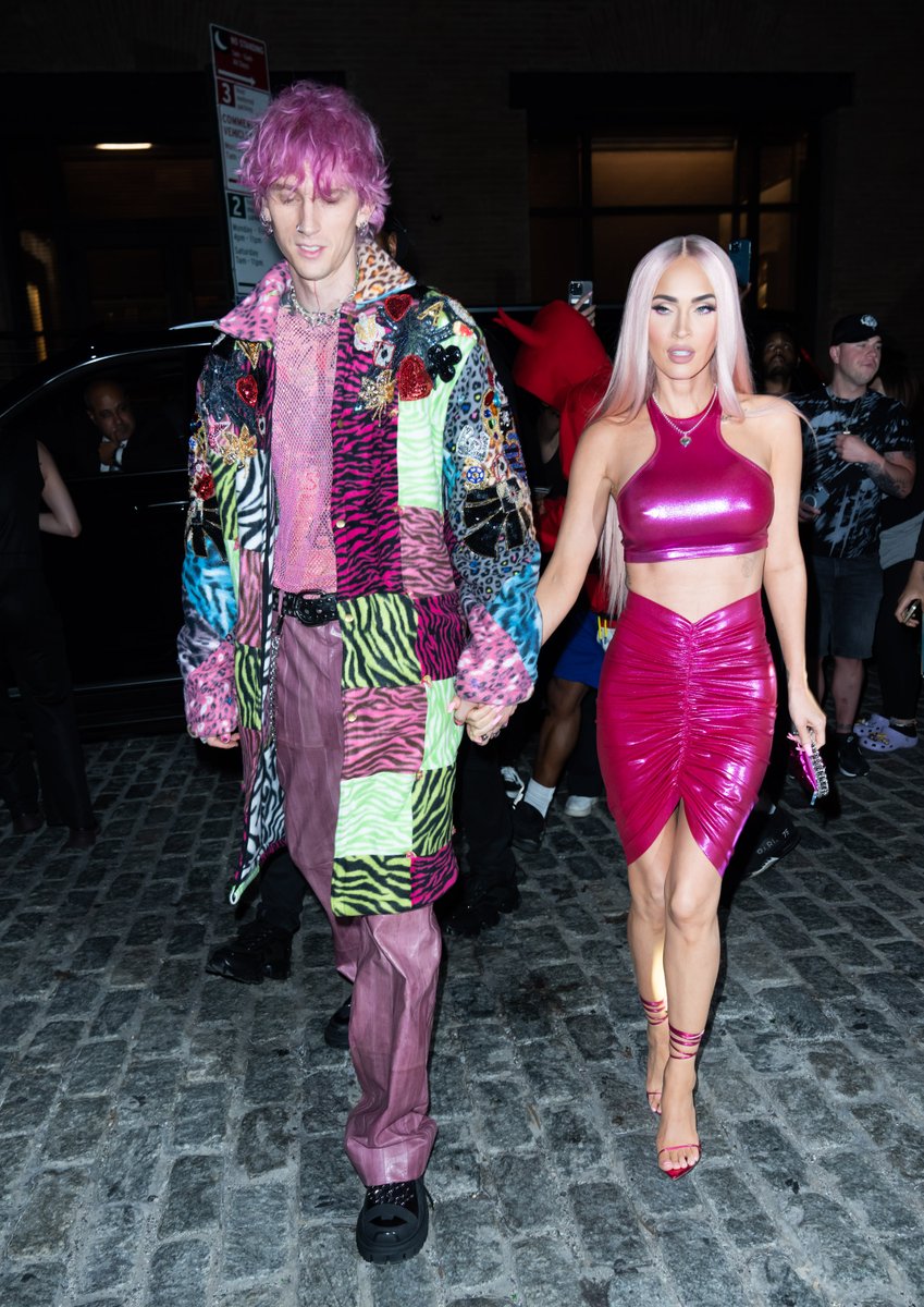 MTV's tweet photo. The NYC trip to end all other NYC trips, courtesy of @machinegunkelly &amp; @meganfox. https://t.co/kY7xT5hS6B
