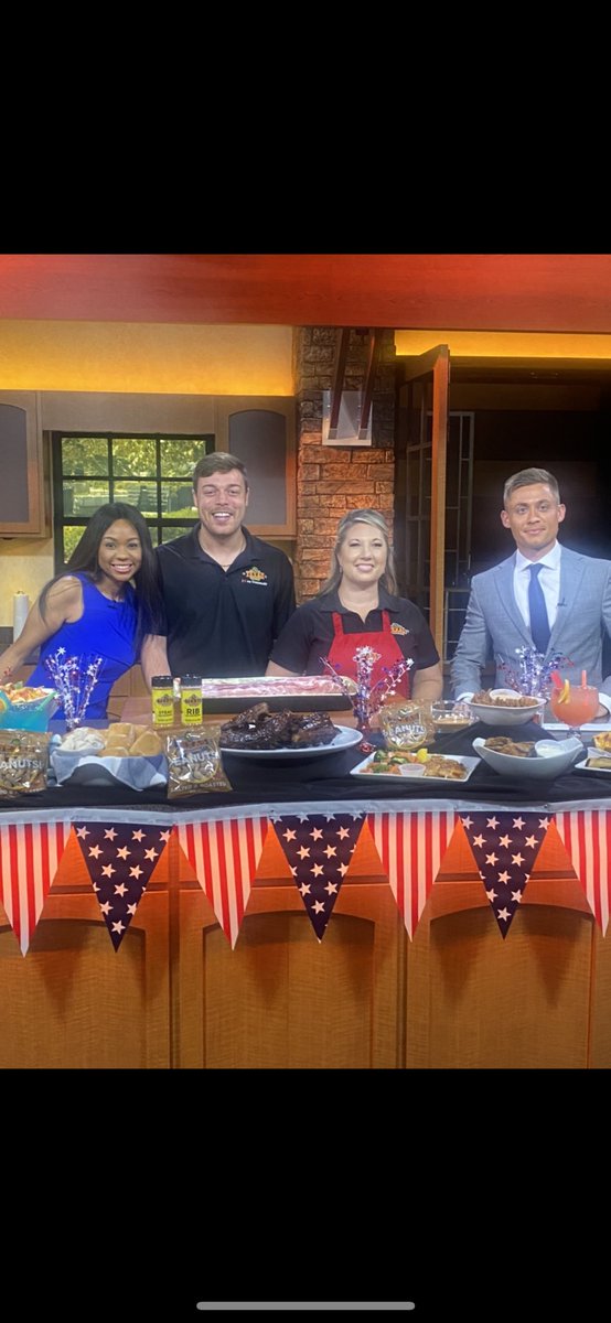 autumnbracey3's tweet photo. Shoutout to @texasroadhouse for coming on the show today! #HappyIndependenceDayWeekend @NewsOn6 https://t.co/rzvxx5j5qX