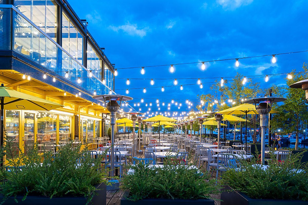 tapandbarrel's tweet photo. TAP & BARREL BRIDGES | Located on the western tip of Granville Island, just steps away from the Public Market, you’ll enjoy waterfront dining and breathtaking views of False Creek and downtown Vancouver.
Visit the link below to book your table now:
https://t.co/JAPkc60iJN https://t.co/DFdTVAju8h