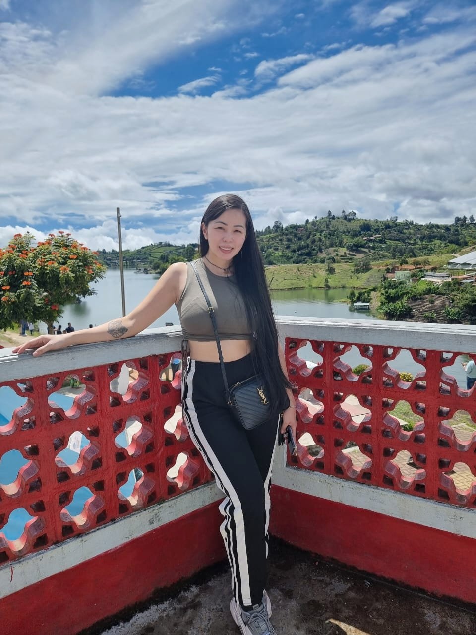 TW Pornstars - Shanny Lam 🌻. Twitter. Vestida me veo más bonita? Déjame