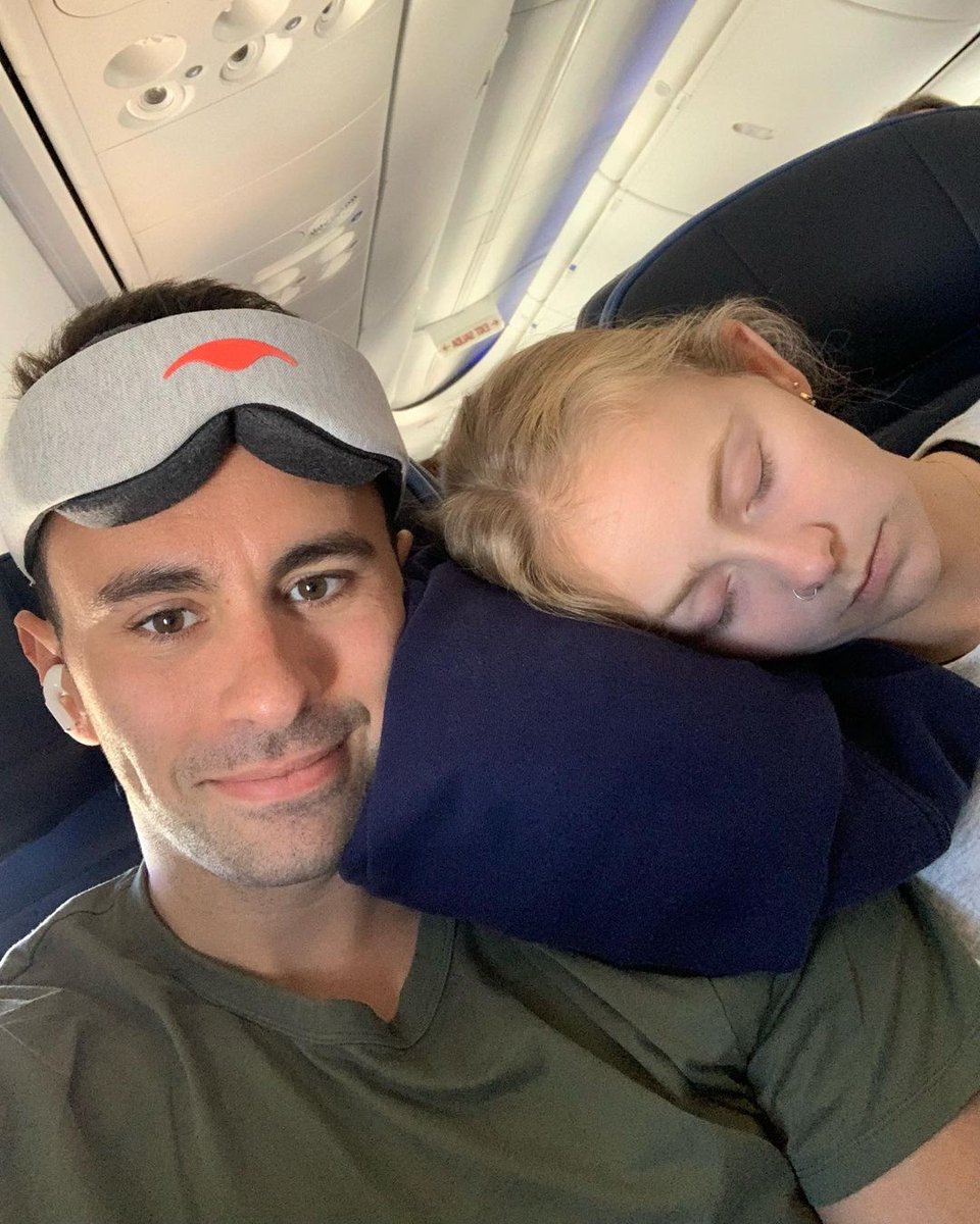 bpieronigold's tweet photo. Hey ashleyhash congrats on the white coat and being half way done with school 😘😘 and thanks for flying across the country to push me in my wheelchair 🥹 https://t.co/K8UfLDT598
