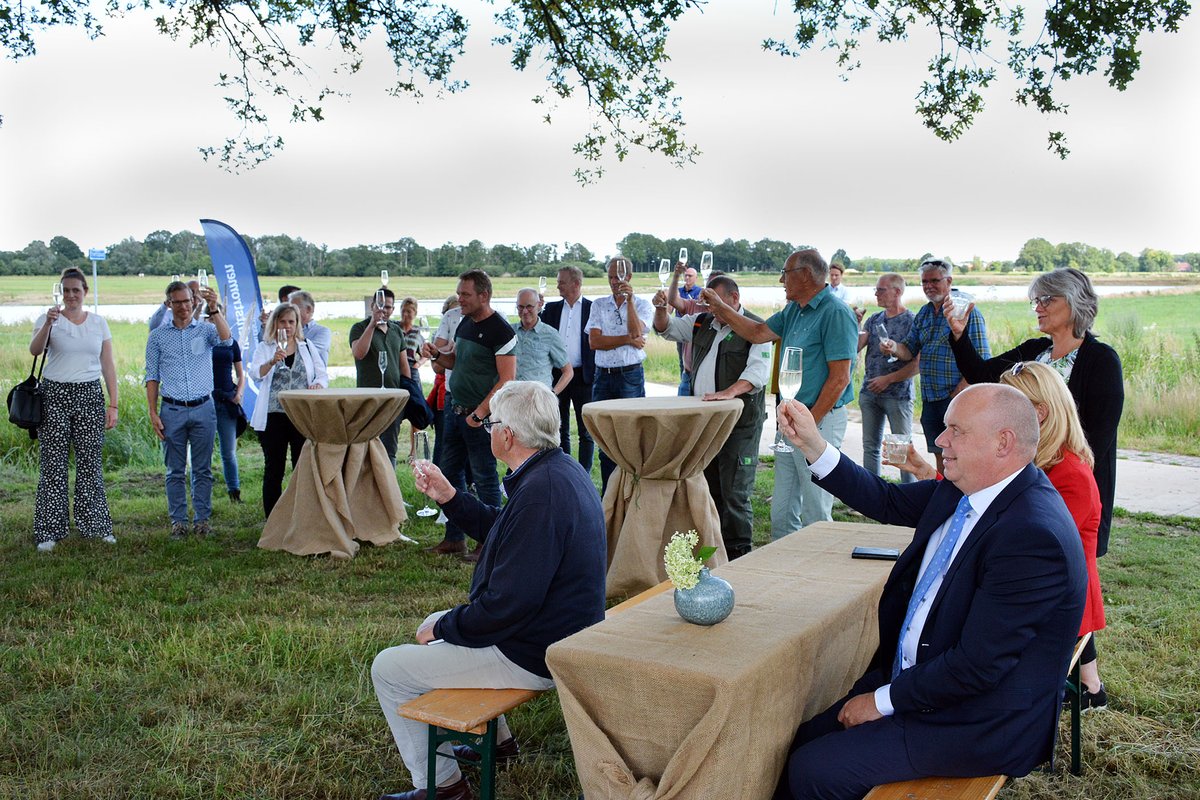 vechtdal's tweet photo. Vrijdagmiddag was de officiële opening van het project Rheezermaten, voor een veilige en aantrekkelijke Vecht.
Lees verder op:
https://t.co/2IWSYFLFuf https://t.co/4c81oUbqke