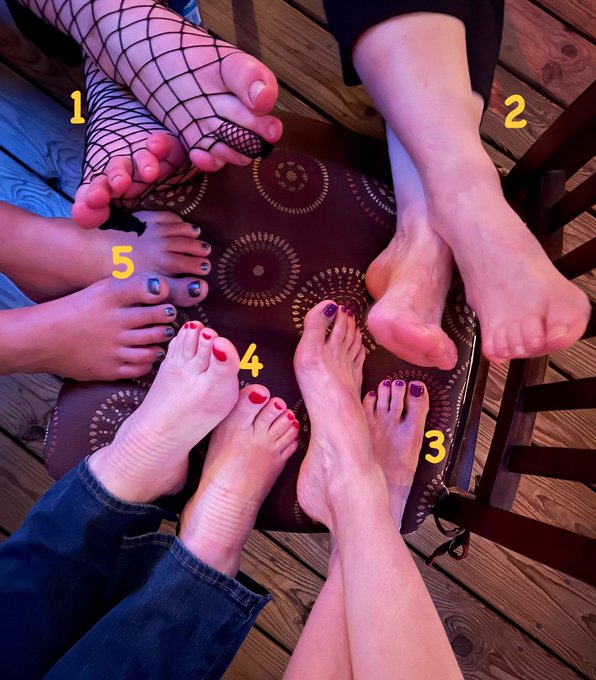 @AshleyFires 
@shitpostsecret 
@AngieRowntree 
@MastressLeigh 
@ValmontSarah 

Wanna play ❓❔

 Who is