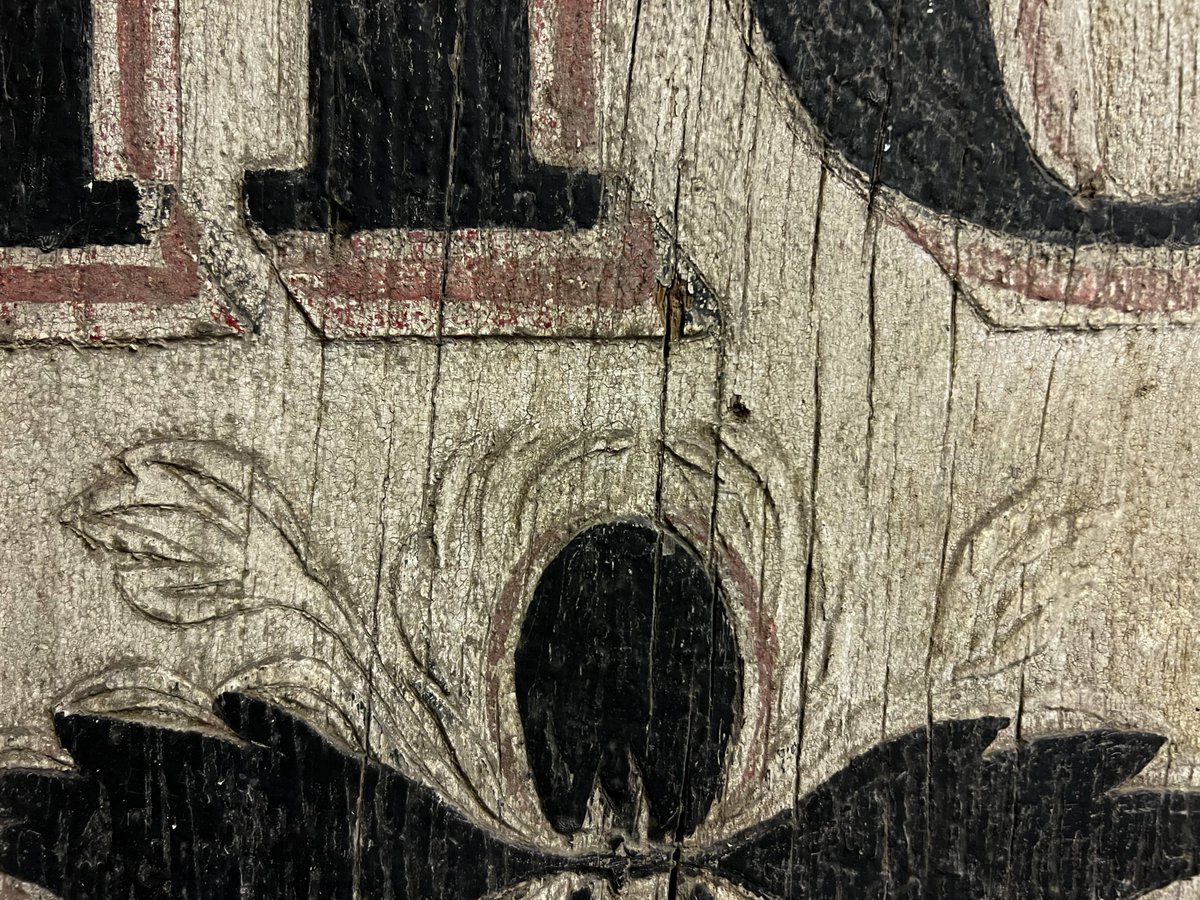 MonroeHistoryPA's tweet photo. Welcome to this week's #MagnifiedMonday challenge! Which artifact from our museum collection do you think is pictured in this close-up view? Share your best guesses and check back tomorrow for the full image to be revealed. 🤔🔎🕵️‍♀️ #HistoricObjects #GuessingGame #StroudMansion https://t.co/F7KJ7GpP1f