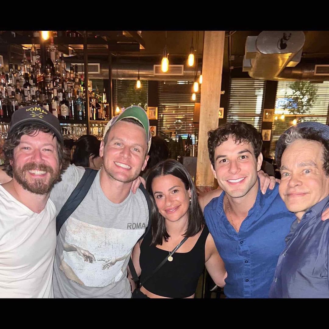 LeaBRCom's tweet image. 📸 stevensater: Suddenly Seymours — and Wendla and Moritz. Spring Awakening meets Little Shop of Horrors to celebrate @/skylarastin! 💚

#littleshopofhorrors #springawakeningmusical #springawakeningHBO