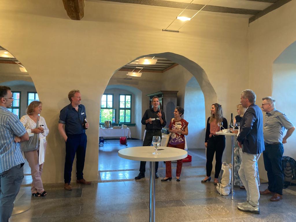 DigInterculture's tweet image. Having Sekt with the wonderful Jürgen Bolten.
@FergalLenehan @LuisaContiEU 
#lifewidelearning