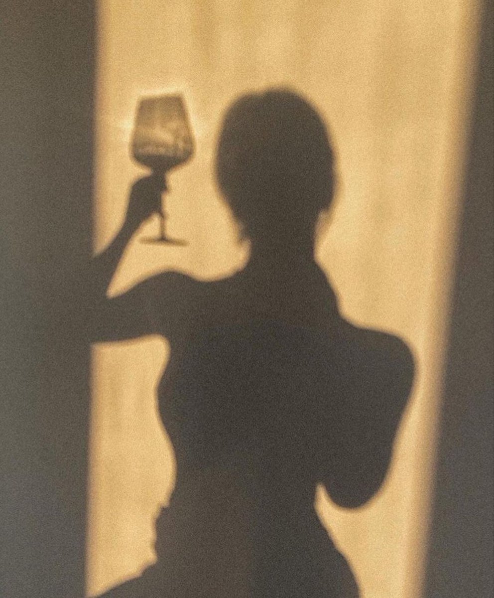 CavasDel's tweet photo. Ya es viernes y hasta la sombra lo sabe.

https://t.co/BIrpBuITq0
#CavasdelMundo #amantesdelvino #vinoorganico https://t.co/1qiqaNPIhU