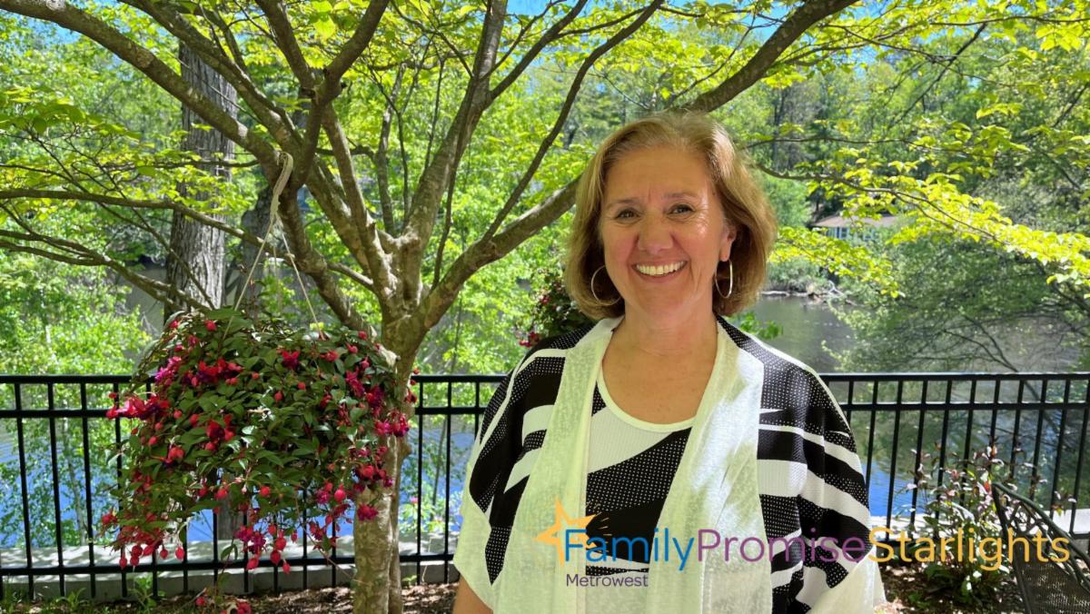 FPMetrowest's tweet image. This week marks the end of our wonderful director Sue's tenure at FPM. Read her beautiful parting words to our community of support in this week's Starlights: conta.cc/3yBrIdO
#familypromise #familypromisemetrowest