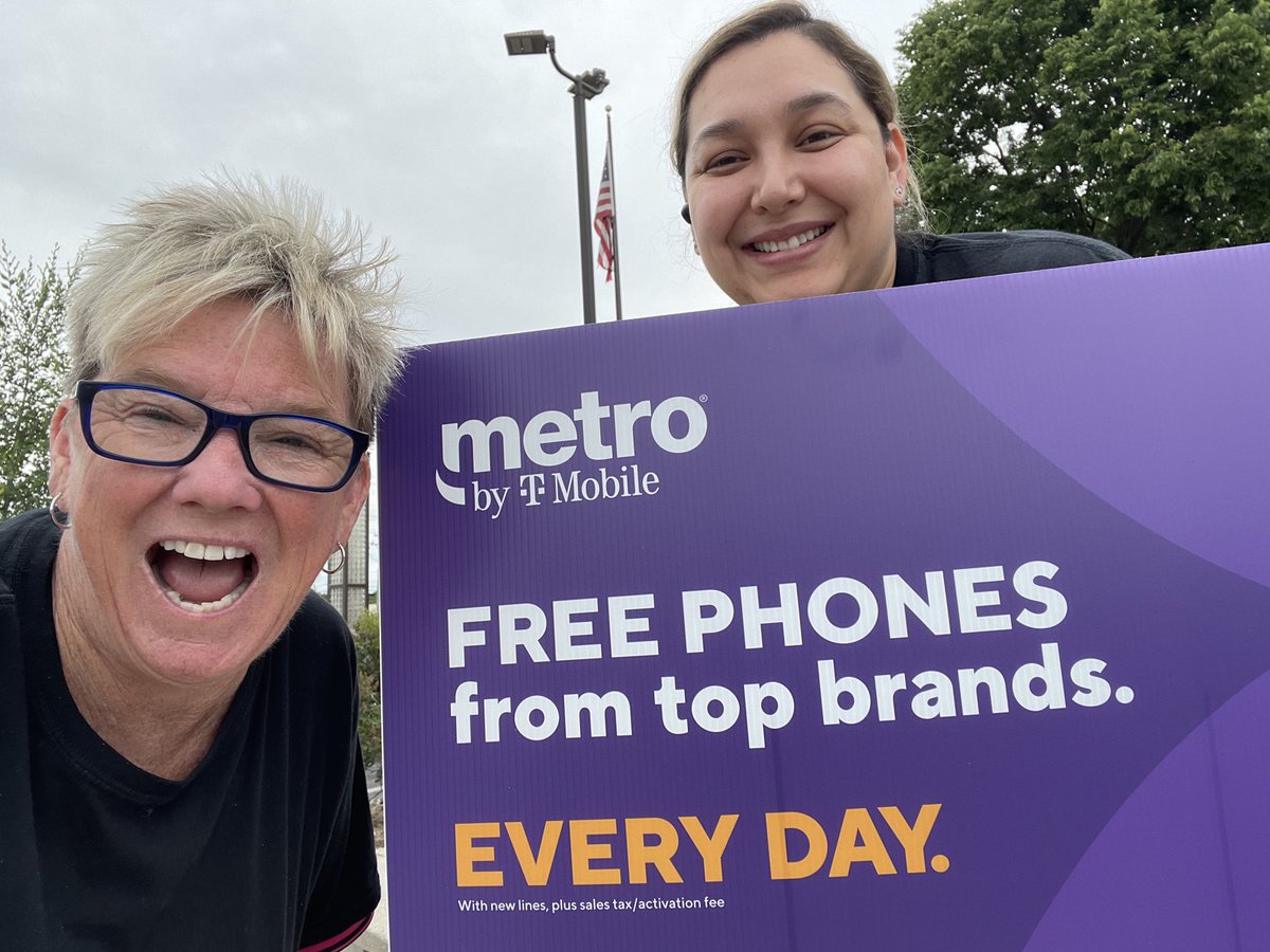 Stop into metro by T-Mobile for some holiday deals and customer fun!’ High speed internet at an amazing low price. #Beastmode ⁦<a href="/tglover187/">Terrance Glover</a>⁩ ⁦<a href="/pedrobyers1/">Pedro Byers</a>⁩ ⁦<a href="/Cunningham_STL/">Chris Cunningham</a>⁩ ⁦<a href="/matthewweiland/">matthew</a>⁩