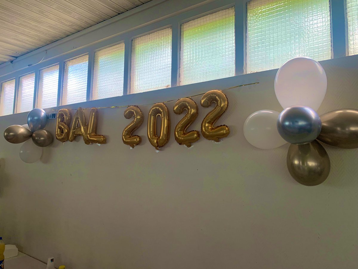 Dernières épreuves du DNB, dernier jour de collége! Une journée pleine d’émotions pour nos élèves, ponctuées par les affectations en lycée et pour finir en beauté avec le bal des 3e! Bonne route à eux!