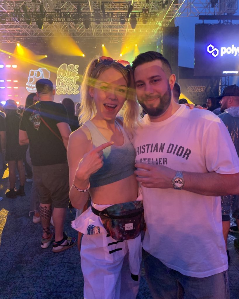 Meeting #BAYC #5185 IRL was a vibe 💛🍌much love @0xAA_NFT 🐒<a href="/BoredApeYC/">Bored Ape Yacht Club 🍌</a>