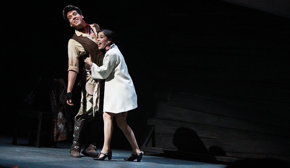 ElAquelarre_'s tweet photo. ⚠️Tenemos pases dobles para las funciones de mañana, sábado, de #Urinetown⚠️ 
Para participar dale RT a esta foto de Bobby y Hope y etiqueta a la persona de la que no te separas ni para hacer pipí. https://t.co/Gmua5U2swW