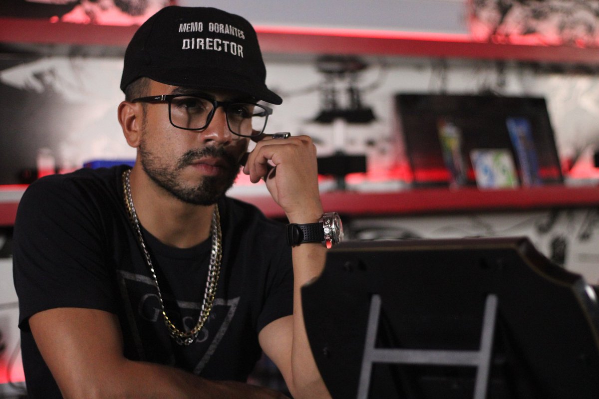 Arrancamos Telenovela!🕺🎭🙏🏽
Gracias vida! Gracias a ustedes!
Hoy neta me siento muy feliz, me encuentro en set Dirigiendo, terminando prueba de salud para la nueva película, ingresé a la reunión donde lo hicimos oficial y nos vemos pronto en la televisión!🕉🍀
📸<a href="/anakin_romero/">Anakin 🚬</a>