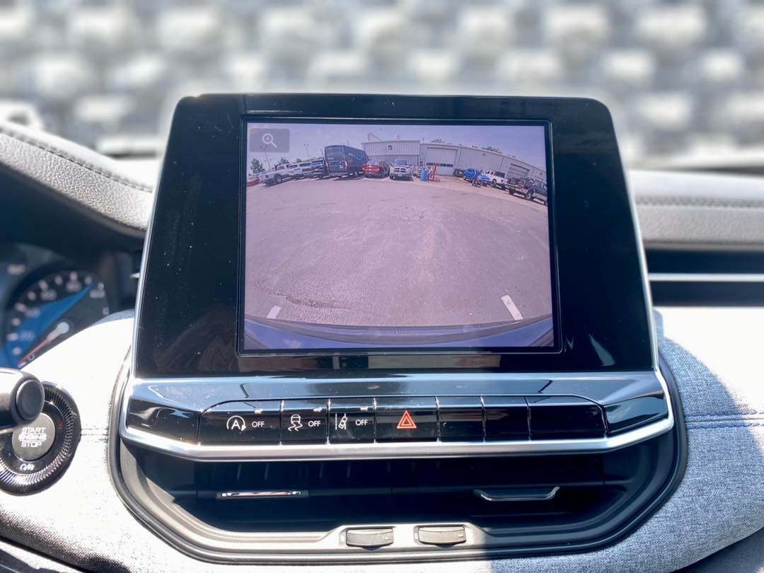 JonesDodgeMD's tweet photo. Get $3,000 OFF on a New 2022 Compass at Jones only! We have a large selection to choose from! Hurry, it’s a limited time offer so act now on this new 4x4 that gets over 30 mpg! 🤩
▪️See dealer for details. 
Shop New Compass Selection here: https://t.co/UCQcuWGCEc https://t.co/OdeTKrHLHt