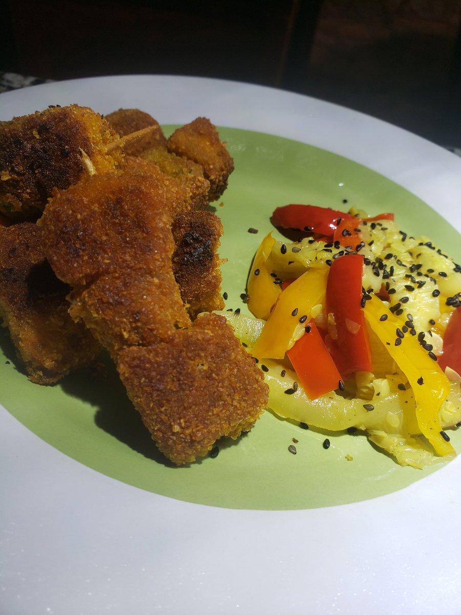 luzelena_cs's tweet photo. Soy vegana y acabo de cocinar brochetas empanizadas de curvina y jalapeños rellenos de parmesano- 🤐 y dicen que quedaron deli! 

Todo from scartch y -por obvias razones-  sin probar nada en el proceso. A esto si le tome foto 😅🤭 https://t.co/NtoCD4YC37