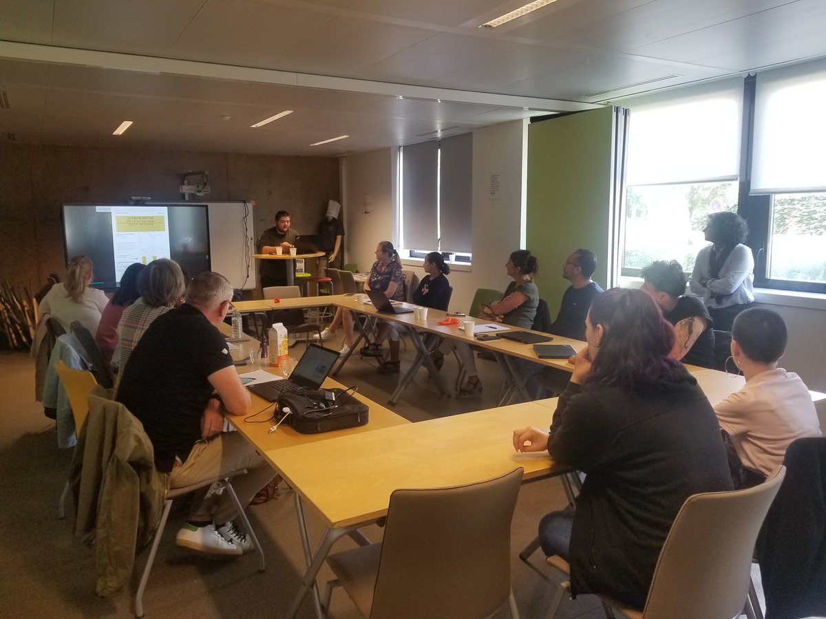 Les équipes #Cej des #poleemploi de Lens, Liévin, Carvin et Arras ont rencontré <a href="/E2CARTOIS/">E2C ARTOIS</a> pour: 1️⃣mieux se connaître. 2️⃣ accompagner #Ensemble les jeunes de nos territoires. #partenariat #Emploi <a href="/JlucDerambure/">Jean Luc DERAMBURE</a> <a href="/A_Derisbourg/">Angélique Derisbourg</a> <a href="/PerlotMaryse/">Maryse Perlot</a> <a href="/ChloeJumelle/">chloé jumelle</a>