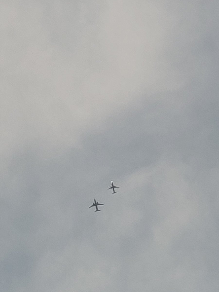 AnkittB's tweet photo. Spicejet vs indigo rare formation https://t.co/KCQ0IAsBbJ