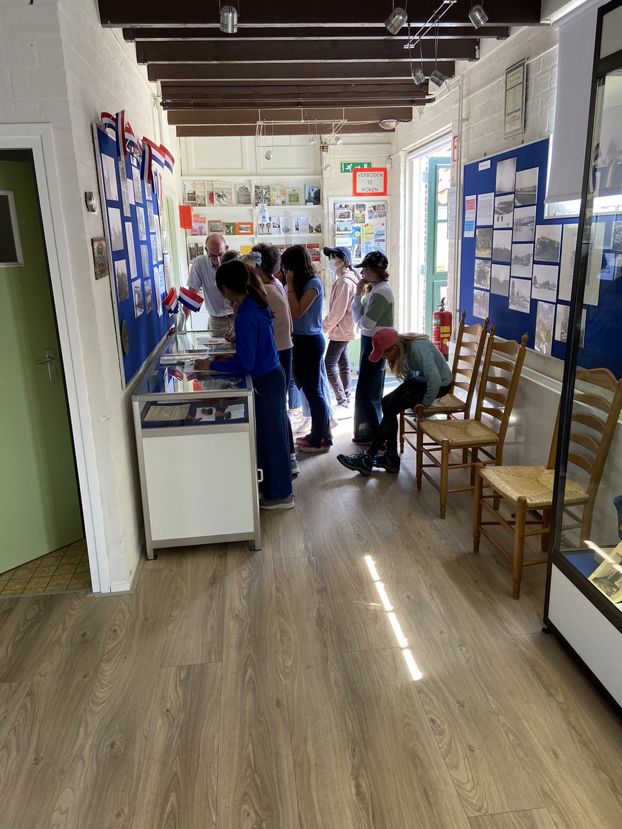Fantastisch om aan een jaargroei van de internationale school de geschiedenis van Loosduinen te laten zien. Tevens dat de school op historische gronden is gebouwd