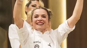 PoneleShow's tweet photo. #Rating [Balance #Junio2022  Los mas vistos 😀]

#LaVozArgentina 16.7
#MasterChefArgentina #LaRevancha 13.3
#Fugitiva 11.6
#TelefeNoticias #ElHotelDeLosFamosos 10.8
#Los8EscalonesDelMillon #ElPrimeroDeNosotros 10.2
#Zuleyha 10.0
#PodemosHablar 9.4
#ViajeChef 9.2
#SoñarContigo 9.0 https://t.co/IdglFttHsi