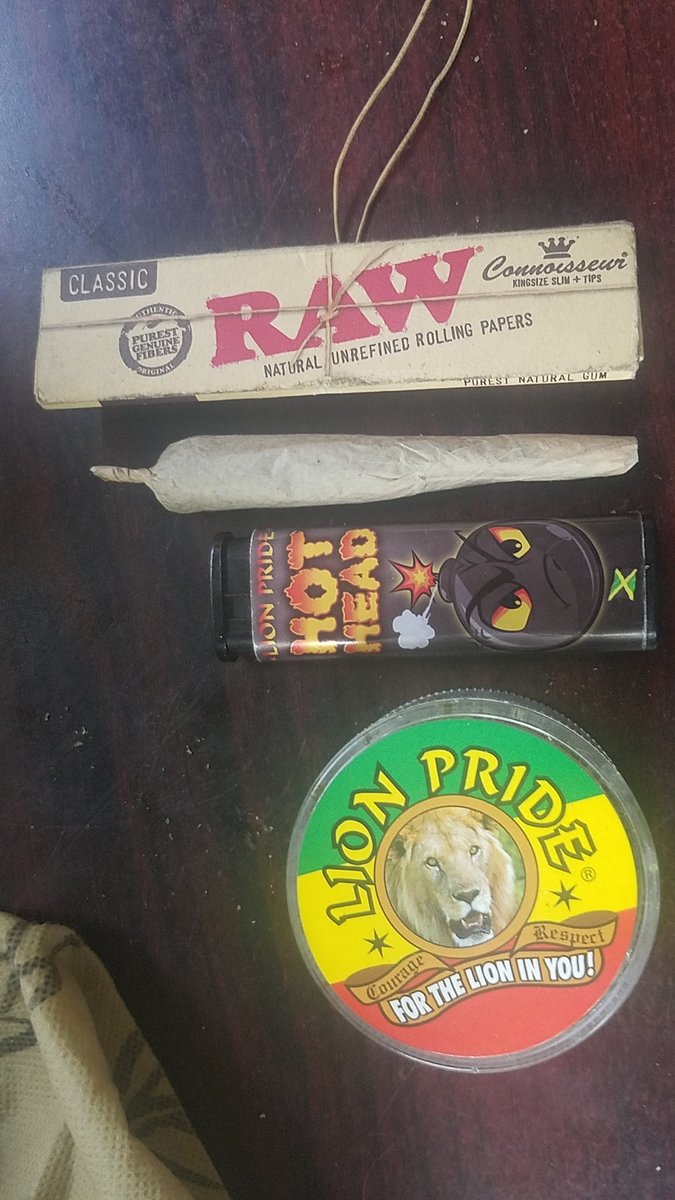 top_johncrow's tweet photo. #420 when the pain meds don't work you gotta go natural #RAW #lionpride @RAWTHENTIC420  @LionPrideJa https://t.co/5pNCjCfe3a