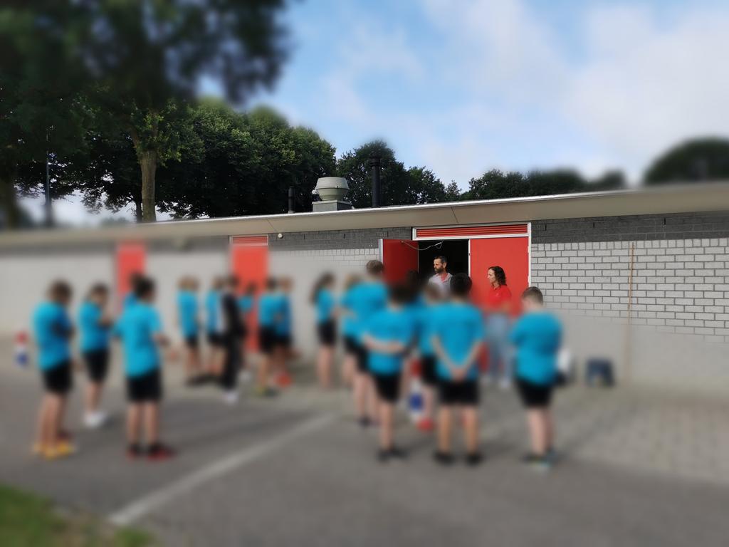 Hoe genereer je in korte tijd veel data van gezonde jongeren? Bezoek een middelbare school! Collega's Merle&Cheriel waren 'n dag in Venray #RaaylandCollege om de #UpperLimbReachingTest te valideren voor toekomstig gebruik bij #CP kinderen. Dank aan alle leerlingen en LO docenten!