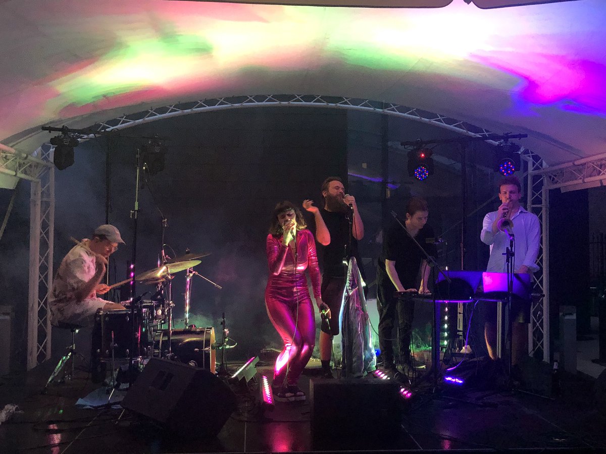kknera's tweet photo. @pgrabska Dawaj na koncert #Artificialice do Konsulatu Kultury przy Jana z Kolna 26 https://t.co/QWnzu3yJdI