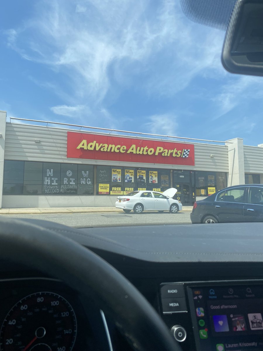 RebecRae's tweet photo. This is where my wedding dress was delivered to … ADVANCE AUTO PARTS  of Bayshore ……. 😂 https://t.co/CV0H5snOOB