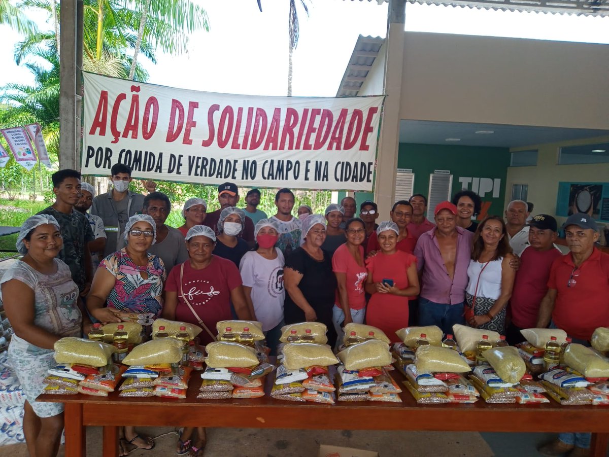 fundodema's tweet photo. 🍌 Dez toneladas. Esse foi o quantitativo de alimentos distribuídos em 500 cestas doadas a famílias em situação de vulnerabilidade socioeconômica, em Barcarena.

Acesse a matéria em nossa página: https://t.co/hnhcxUr98i https://t.co/8UZ7tdhZ9k