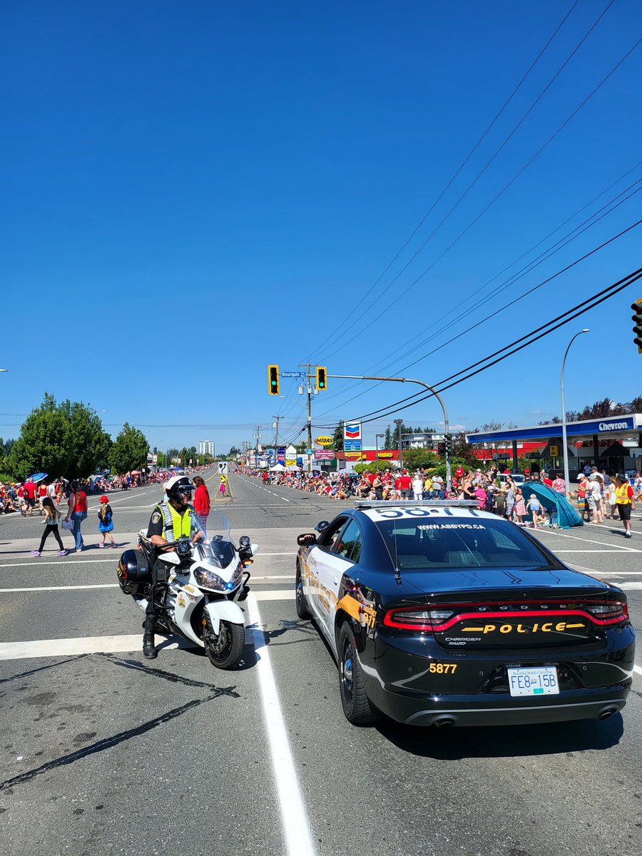 MikeSerr477's tweet photo. #AbbyPD honored to leadoff @City_Abbotsford #CanadaDay2022 parade. Thanks to our @AbbyPoliceDept team for the great turnout. It was awesome to see so many people again, all the kids &amp; smiles. Be safe, enjoy time with family &amp; celebrate #Canada. #StrengthInCommunity. https://t.co/ebzf9OAg1a