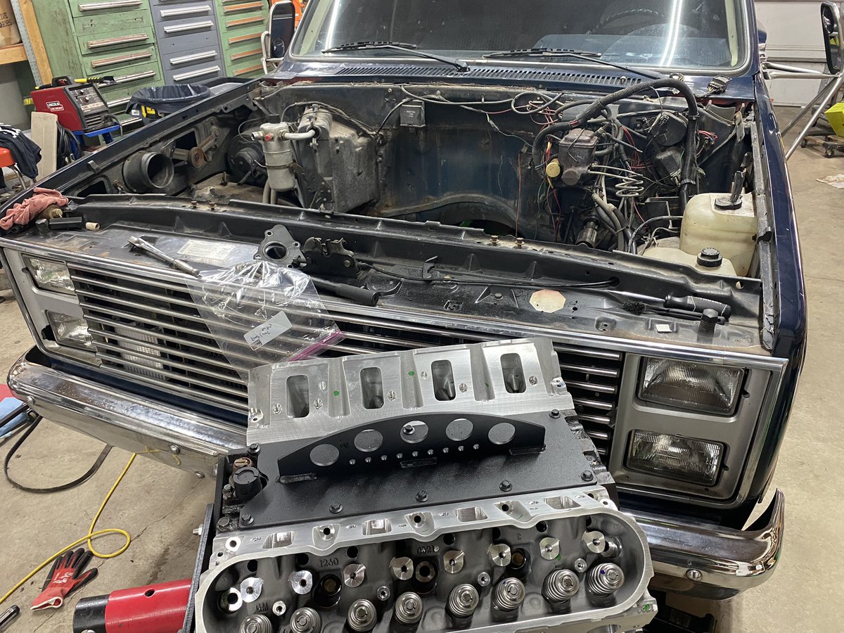 JoshuaSwentzel's tweet photo. #lsswap the world….my #chevy #c30 getting a 6.0 lq4 https://t.co/9GxLBxV19b