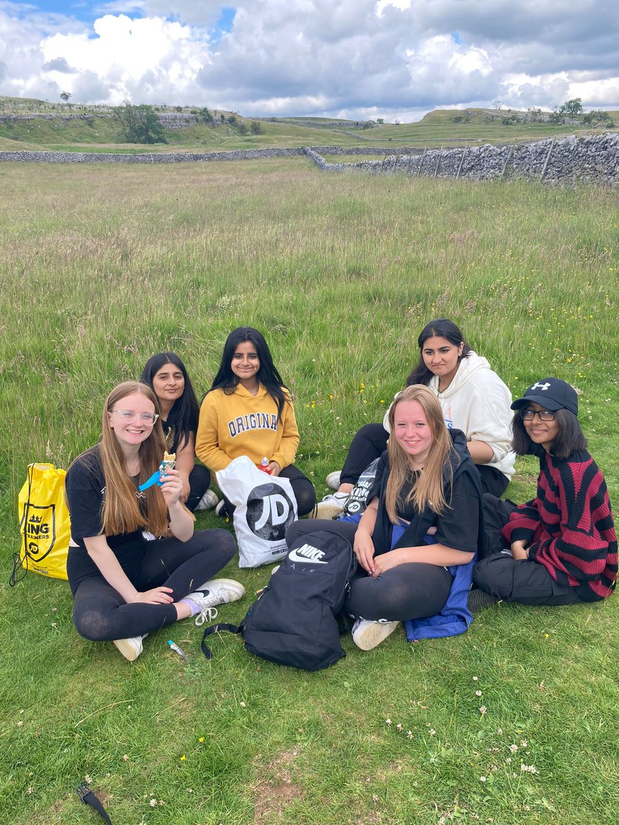 DixonsTA Student Leadership tweet media