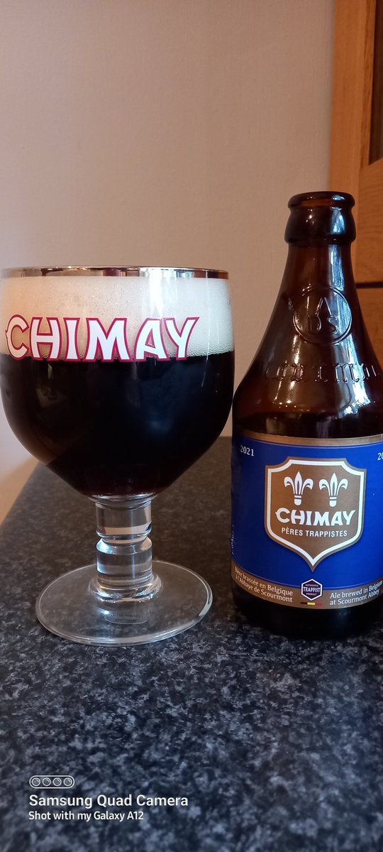 craig1scotty's tweet photo. Belgian monks make some of the best #CraftBeer around #ChimayBlue 9% is definitely one of them in my eyes 👀 cheers everyone enjoy Friday night 👊🍻 #Belgium 🤤 https://t.co/57DTfW35Xp
