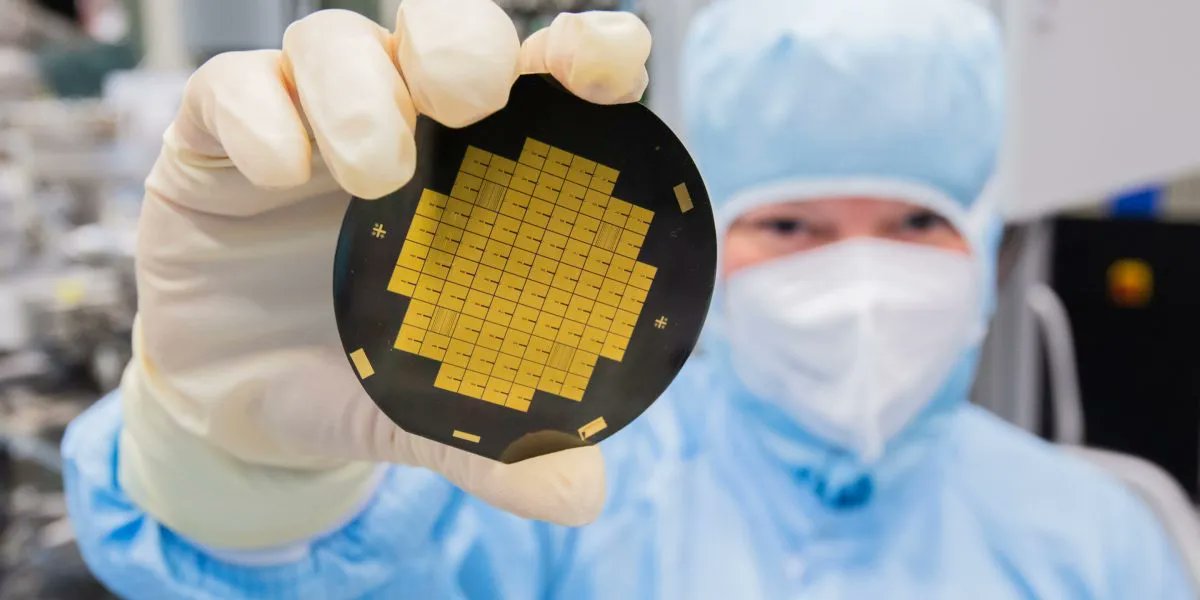 andresvilarino's tweet image. #QuantumHacking is the next big #CyberSecurity #threat. Here’s how #companies should prepare for ‘Y2Q’ 

#DataBreaches #hackers #tech #QuantumComputers #QuantumComputing #QC #Quantum #Qubits

buff.ly/3yBeZYY