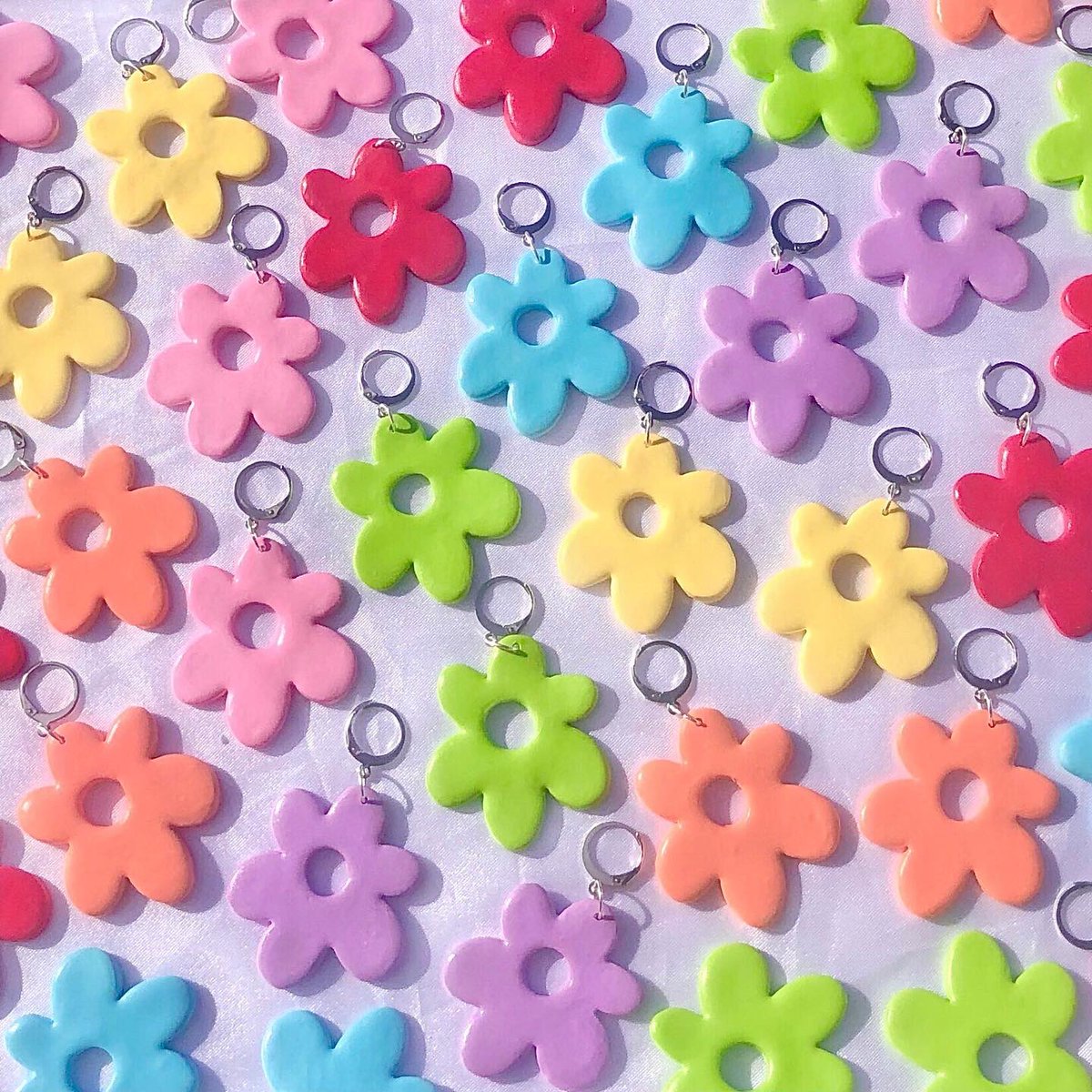 heaartbreak's tweet image. hi i just dropped a collection of earrings that i’m really proud of :) i would really appreciate if u could rt this! website: shoplovebug.bigcartel.com ~ insta: @shoplovebugz 🌷🐻🐇