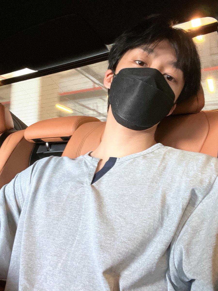 HyungwonFrance's tweet photo. 💬 | MX TALKTOK - 220701

[#MONSTAX_HW 🎗]

Passez une bonne nuit tout le monde ☺️
J'ai beaucoup mangé aujourd'hui, je pense que je vais bien travailler au concert de demain 😎
—
#MONSTAX #HYUNGWON #Nane https://t.co/JgB2diSmeI