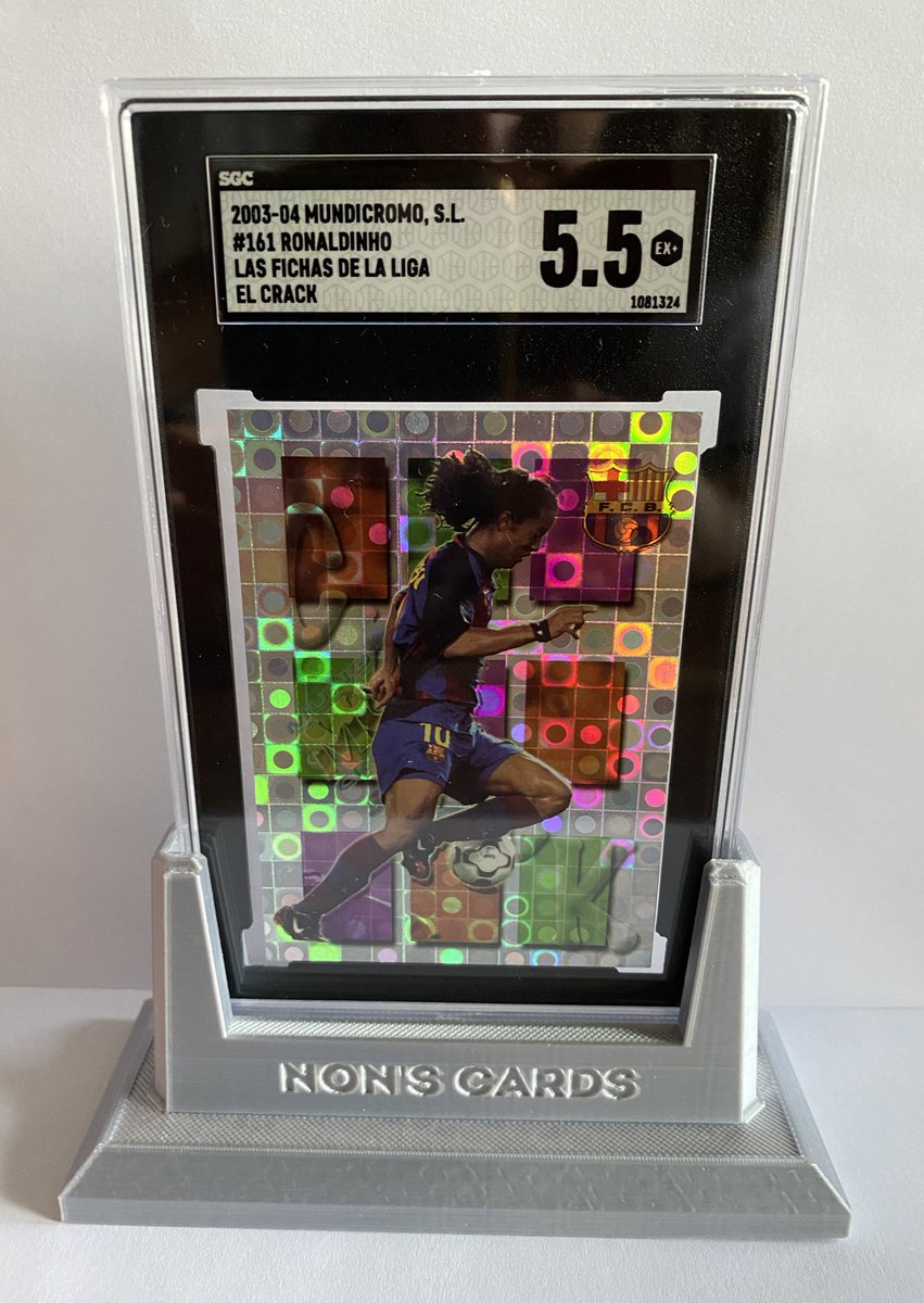 Non_Cards's tweet image. I want to give you something back for all your support thru these times and as we’re close to reach the 1k follower mark. 
I can’t put it in words how thankful I am to be part of this hobby.

Just:
- Follow my account 
- Like and RT this tweet

To have a chance to win this card😊