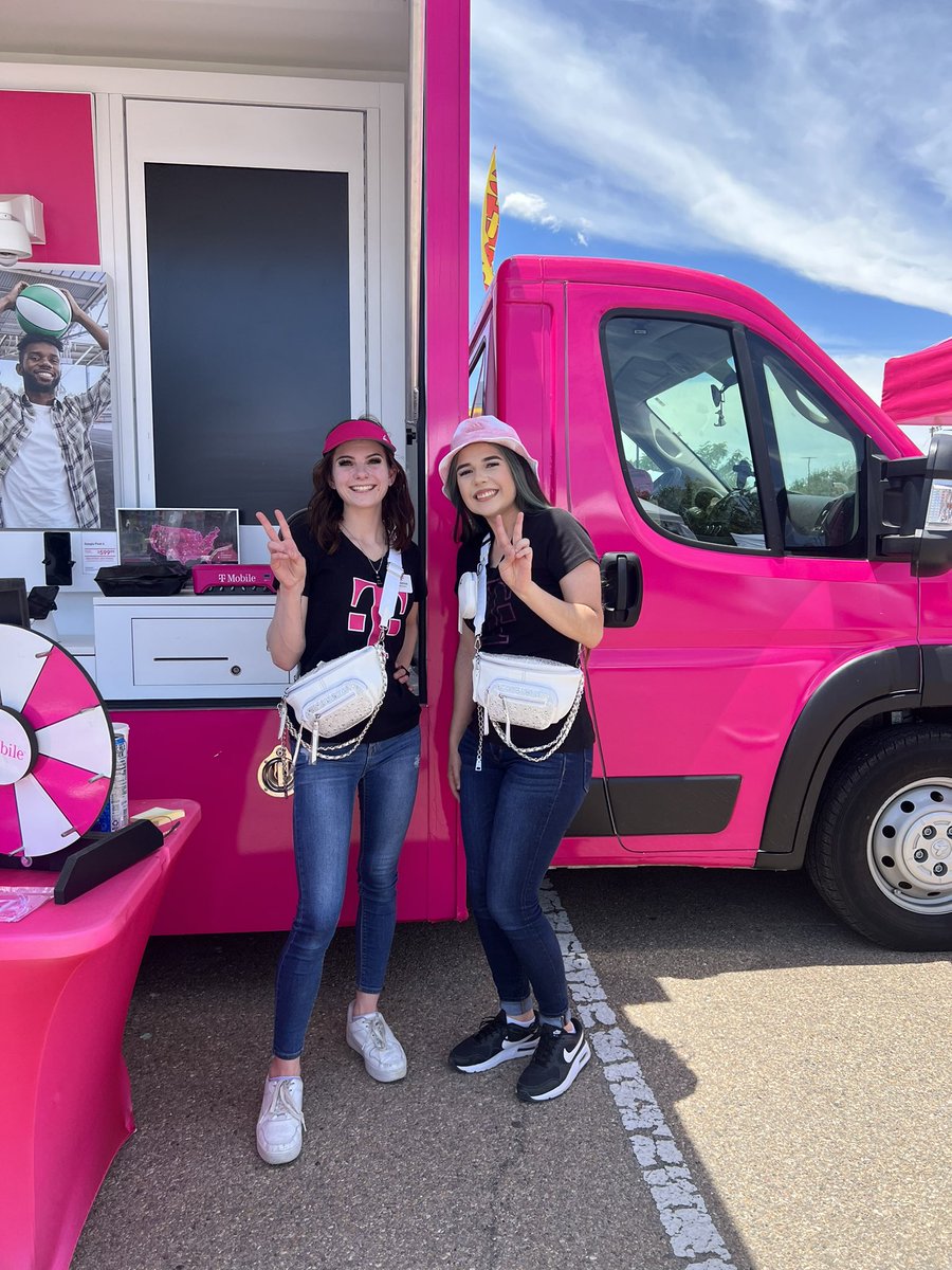 Roswell ready for the UFO festival 🛸👽