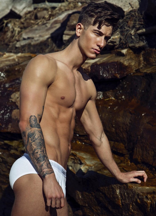 Mickeywaters tweet media