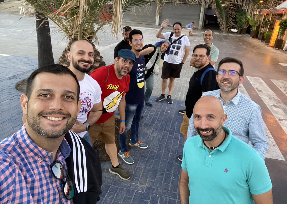 jmangialomini's tweet photo. Empiezan los #catatonics en el #AOS2022 https://t.co/co0giv8D5j