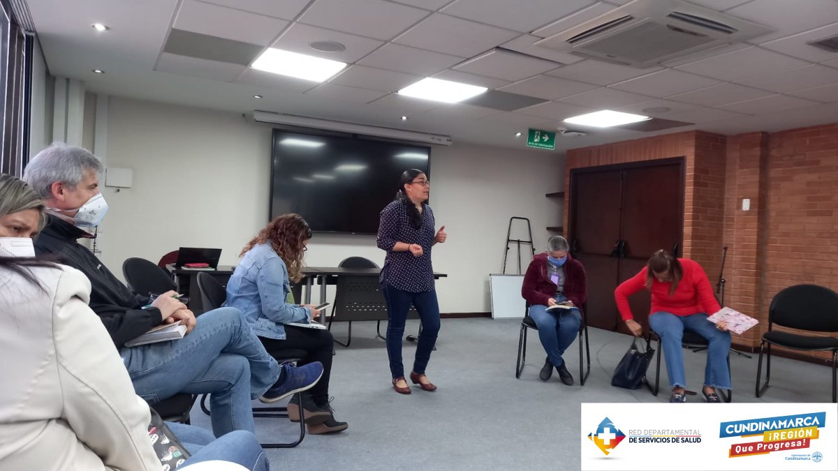 SecSaludCundi's tweet photo. Oficina #OPACS, Dirección de Salud Pública y Oficina de Planeación de @SecSaludCundi recibe capacitación de @MinSaludCol sobre Rutas Integrales de Atención en #Salud #RIAS, con el fin de fortalecer su implementación en #Cundinamarca, la #RegiónQueProgresa https://t.co/9fcQWonzw4