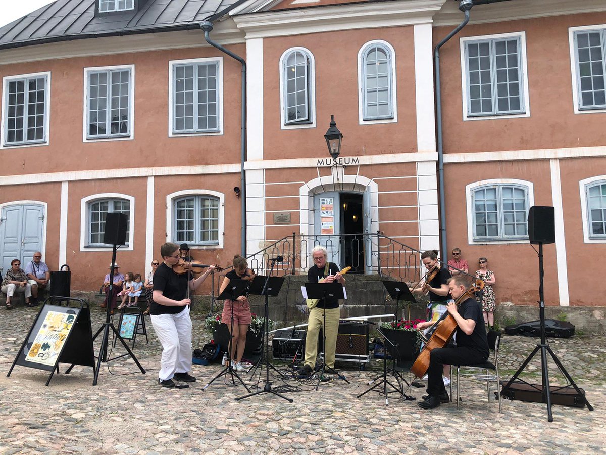 mikkoivars's tweet photo. This week's been totally string quartet.
And a wonderful new member on "stage" today with us:
Legendary Mark Stewart on guitar. 🎸 https://t.co/5VAg8MQrId