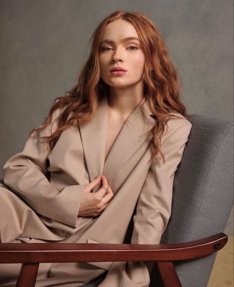 thinkersillie's tweet photo. i’m proud  of my girls, sadie sink and millie bobby brown, they did amazing. https://t.co/iaGmXZsQJa