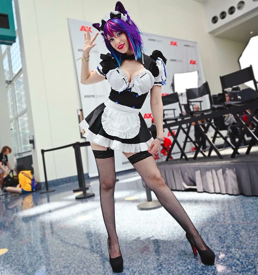 First day of #AX2022 as @ProjektMelody 💙💜 https://t.co/ifKMSasqGc