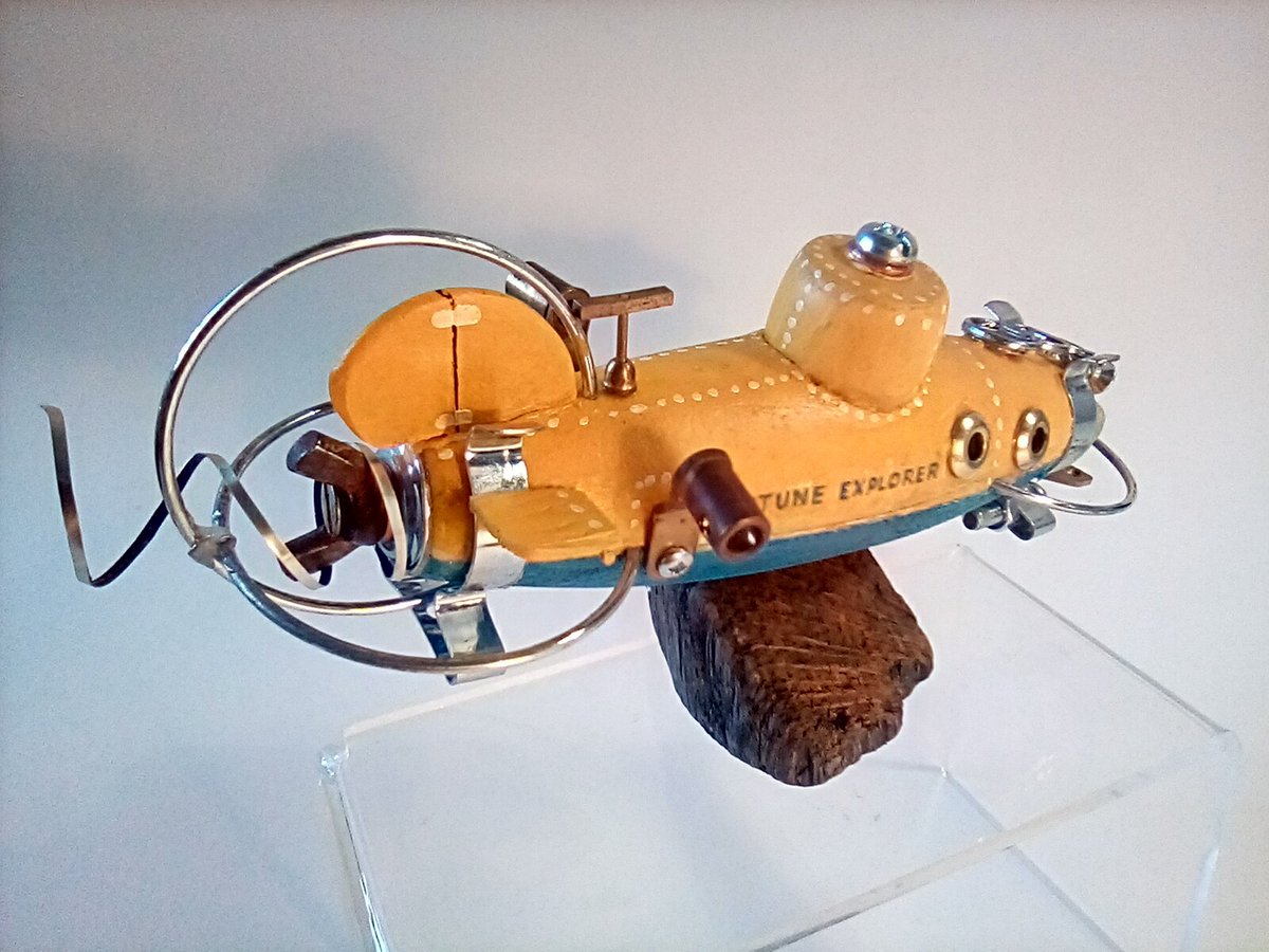 ColinMBaxter's tweet photo. Fun #Fishingfloat #Submersible #submarine #oceanographic #research #model . NEPTUNE EXPLORER new in my #studio #Gallery @RCYard #GOSPORT @LRFHEC @BPiniuta @dhartley_NMRN @portsmouthboats @cusslerOFFICIAL it looks a bit #NUMA https://t.co/oIZ1x4V2uY