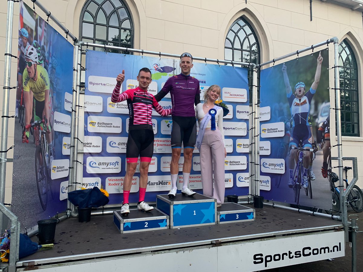 Het Amysoft geel en <a href="/Mijn_Accountant/">Mijn Accountant</a> paars gaan ook mee naar Leeuwarden. Morgen heeft Rick heel wat te verdedigen.