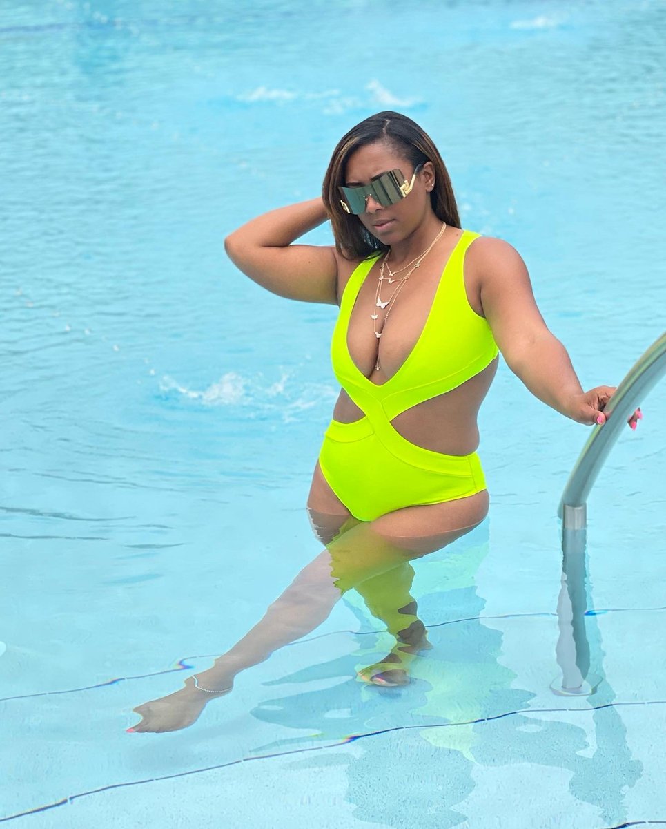 Shopmyellemonr1's tweet photo. Book the vacation and we will help you take care of the rest.
✅ Swimwear
✅ Maxi Dress
✅ Date Night Vibes
#summerfashion #fashion #ootd #summer #fashionblogger #style #summerstyle #fashionista #shoplocal #outfitoftheday #boutique #styleblogger #springfashion #instafa https://t.co/JHJ6a17zVV